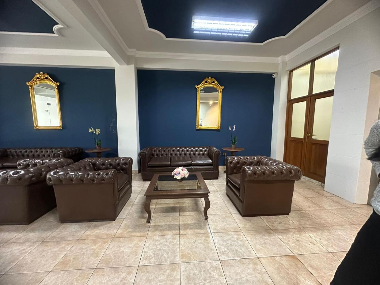 Hotel Oblitas Кочабамба Экстерьер фото