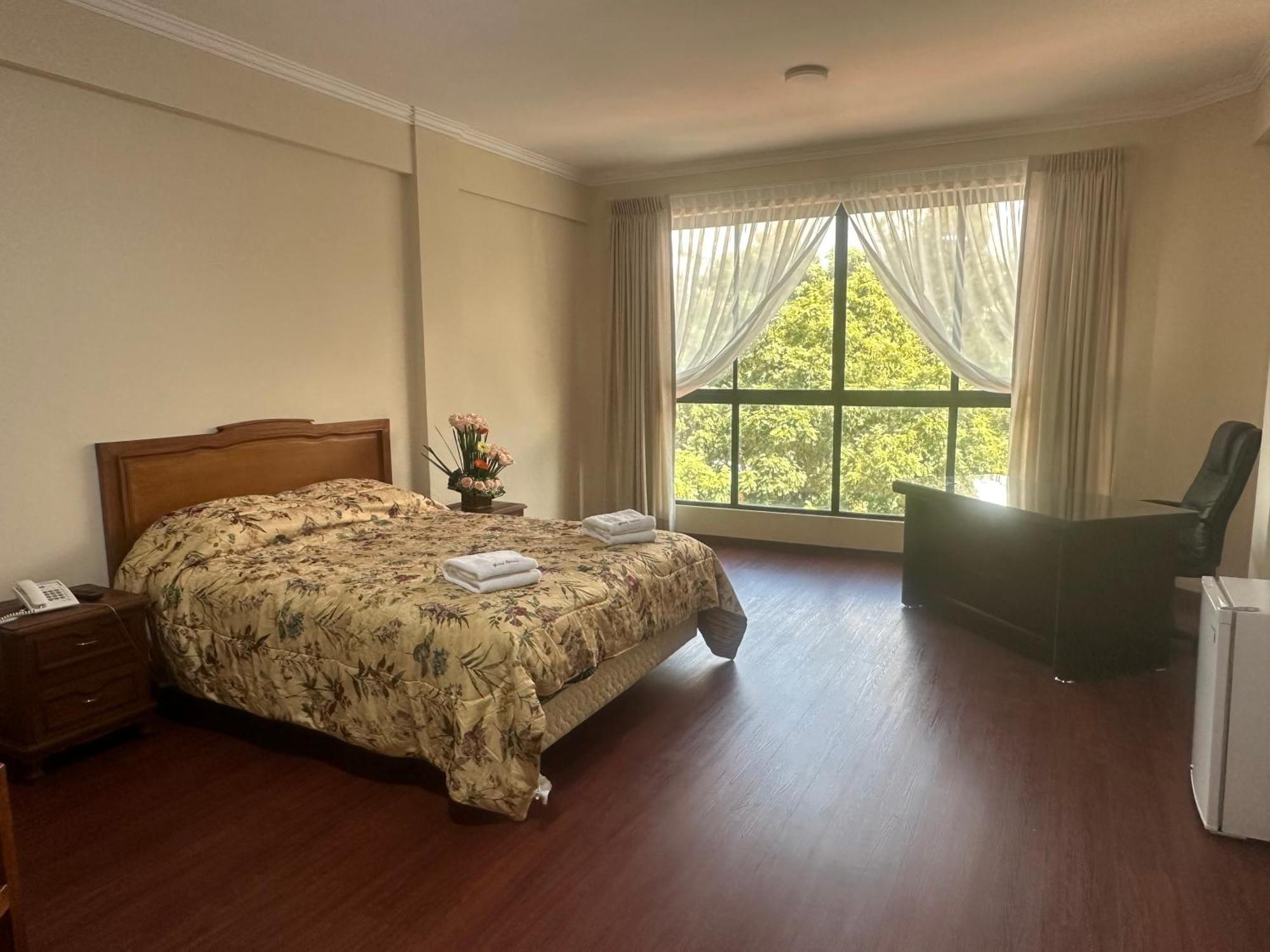 Hotel Oblitas Кочабамба Экстерьер фото