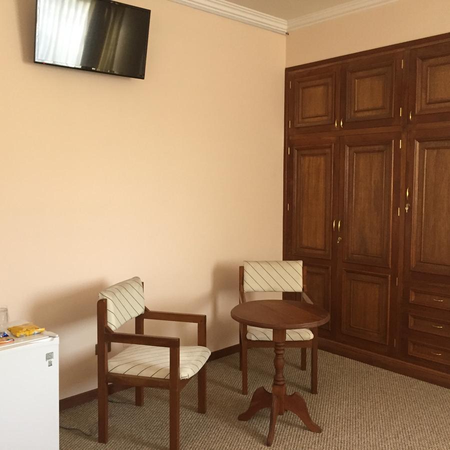 Hotel Oblitas Кочабамба Экстерьер фото