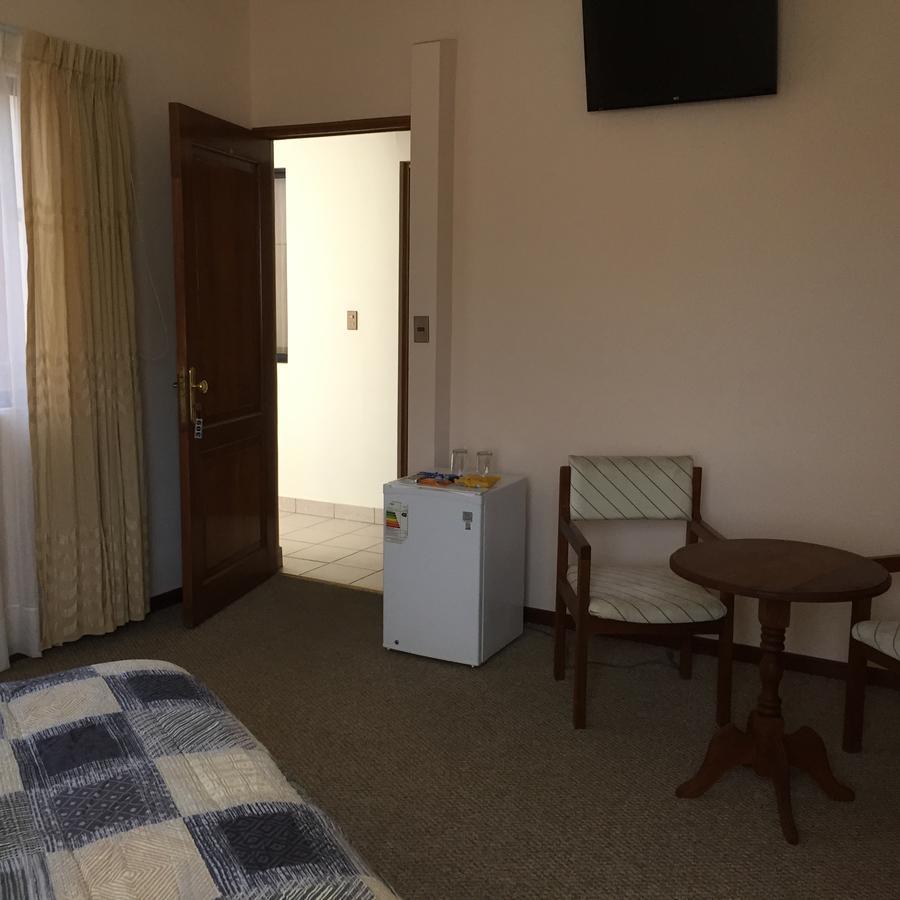 Hotel Oblitas Кочабамба Экстерьер фото